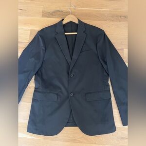 Uniqlo Men's Sleek Black Blazer